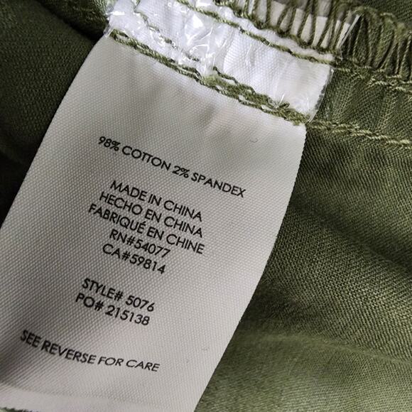 Cabi Womens Traveler Cargo Jogger Pants Olive Green Utility Size 4 Ankle Zip - Picture 9 of 9
